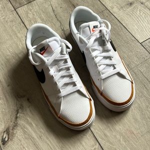 Nike Court Legacy Sneakers